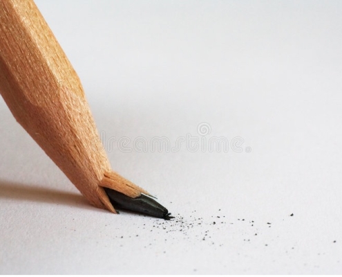 mine de crayon cassé